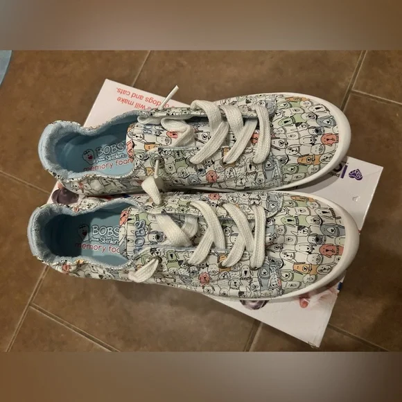 BOBS from Skechers Sneakers - dog print !! - Picture 2 of 8